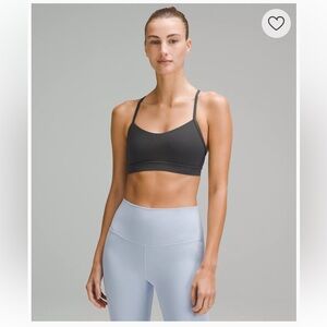 Lululemon sports bar Flow Y Bra Nulu Light Support size 2